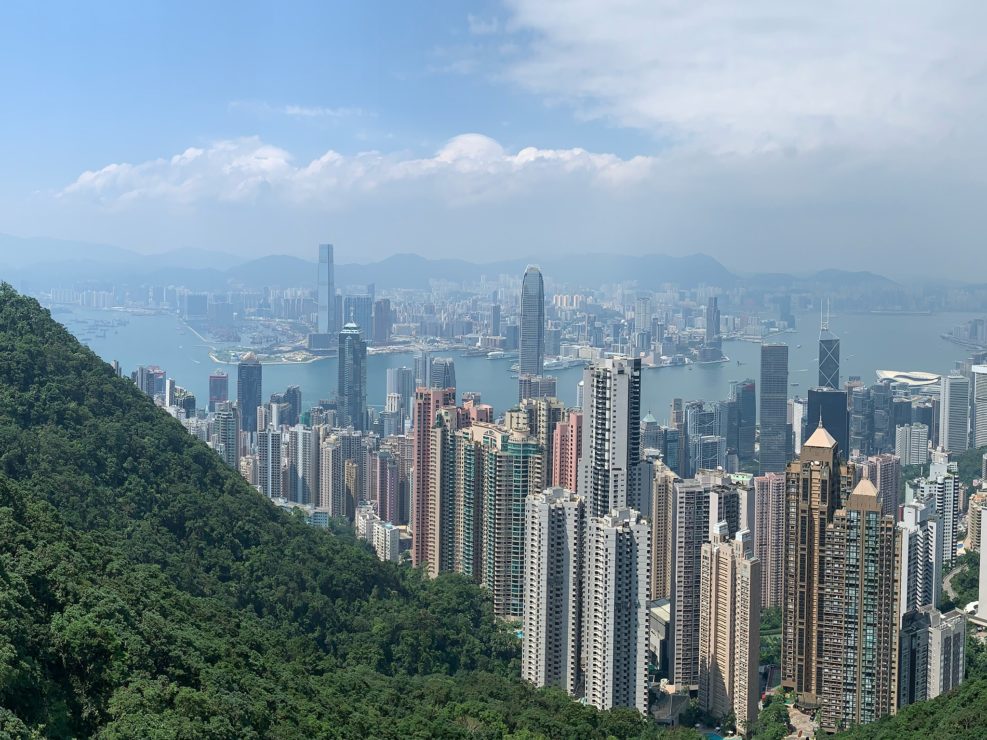 Hong Kong entre buildings et verdure